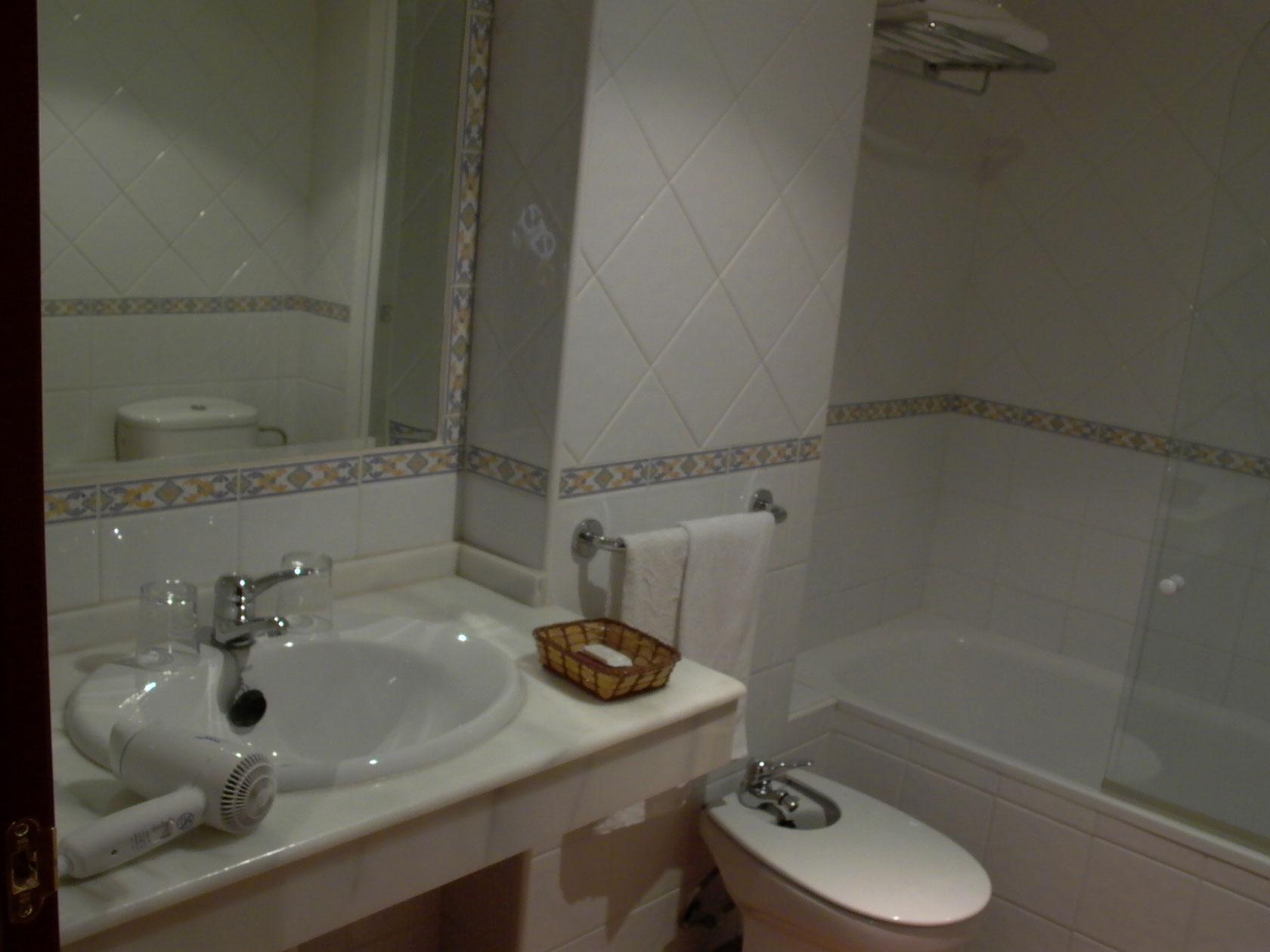 Hotel Calderon Cenes De La Vega Esterno foto